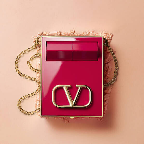 Discover Go Clutch + Minirosso Lipstick | Valentino Beauty